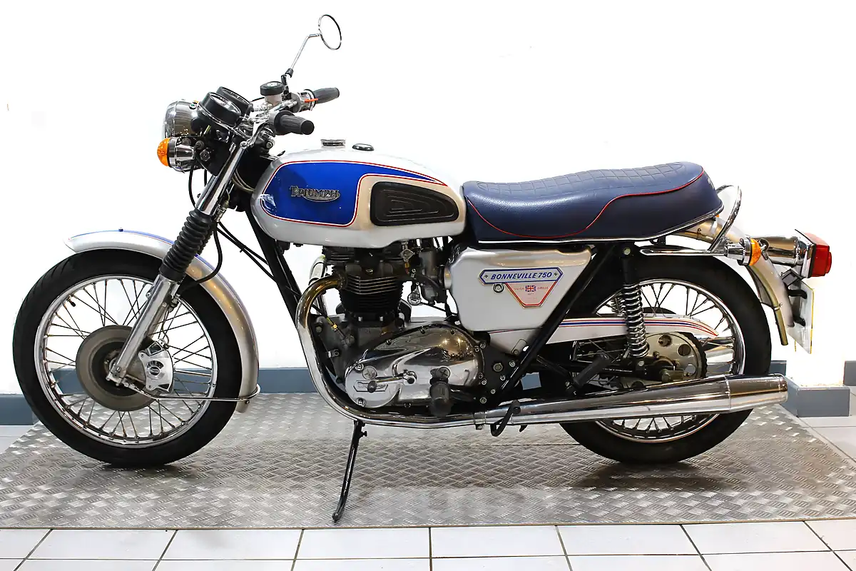 Used 1977 Triumph Bonneville T140VJ Jubilee Blue - Interior and Exterior details 9