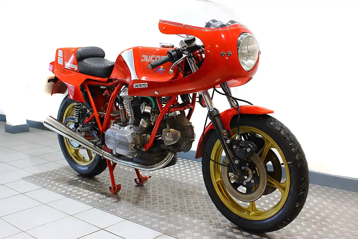 Used 1978 Ducati 900SD Darmah Red - Interior and Exterior details 2