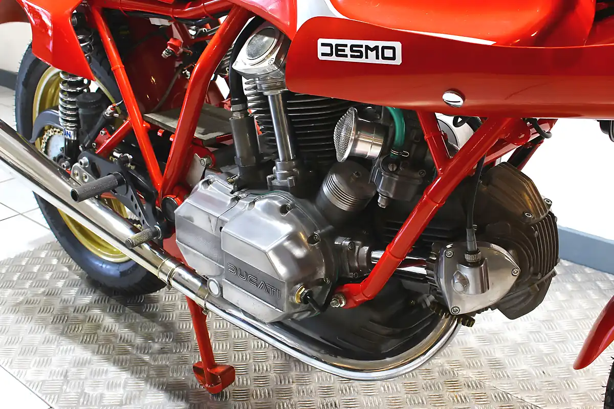 Used 1978 Ducati 900SD Darmah Red - Interior and Exterior details 5
