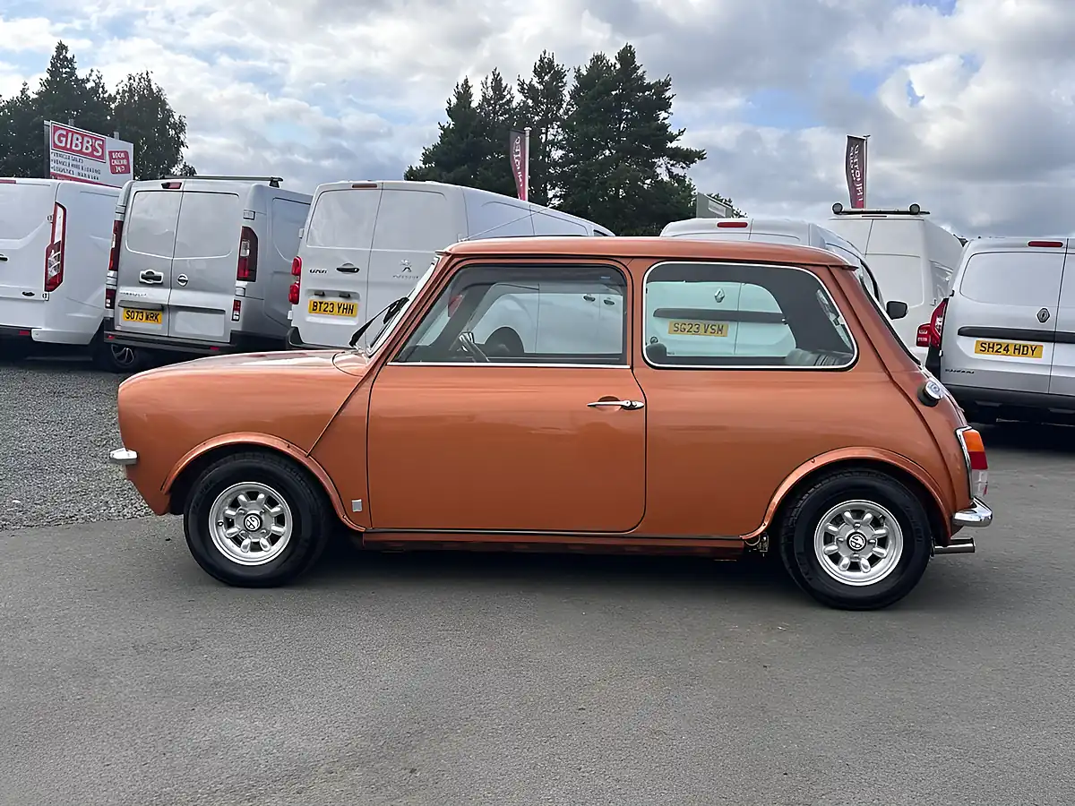 Used 1978 MINI Clubman - Interior and Exterior details 2
