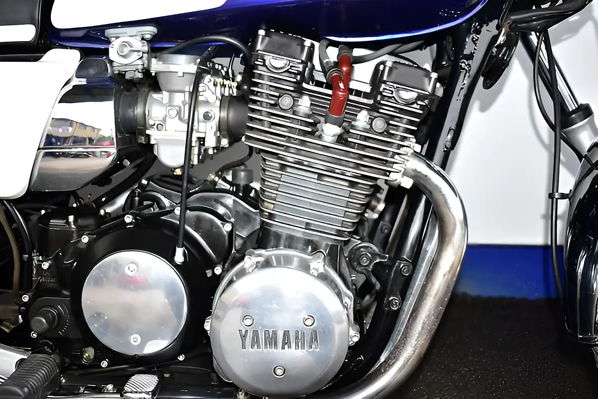 Used 1978 Yamaha XS1100 White - Interior and Exterior details 6