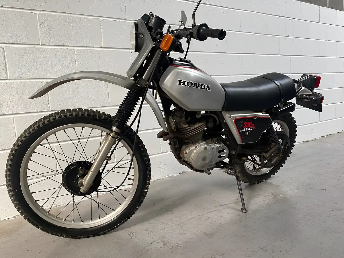 Used 1981 Honda XL250S Silver - Interior and Exterior details 11