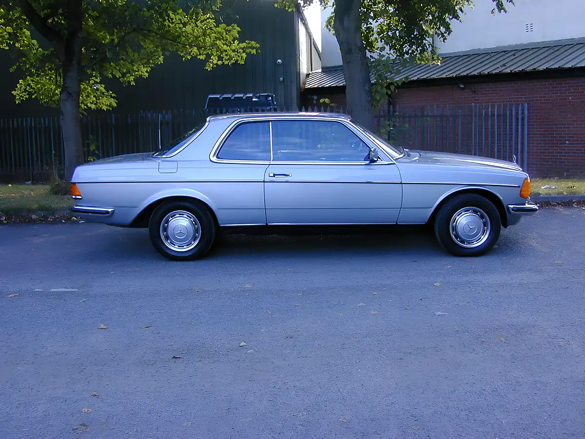 Used 1981 Mercedes-Benz 230 W123 Coupe Blue - Interior and Exterior details 3