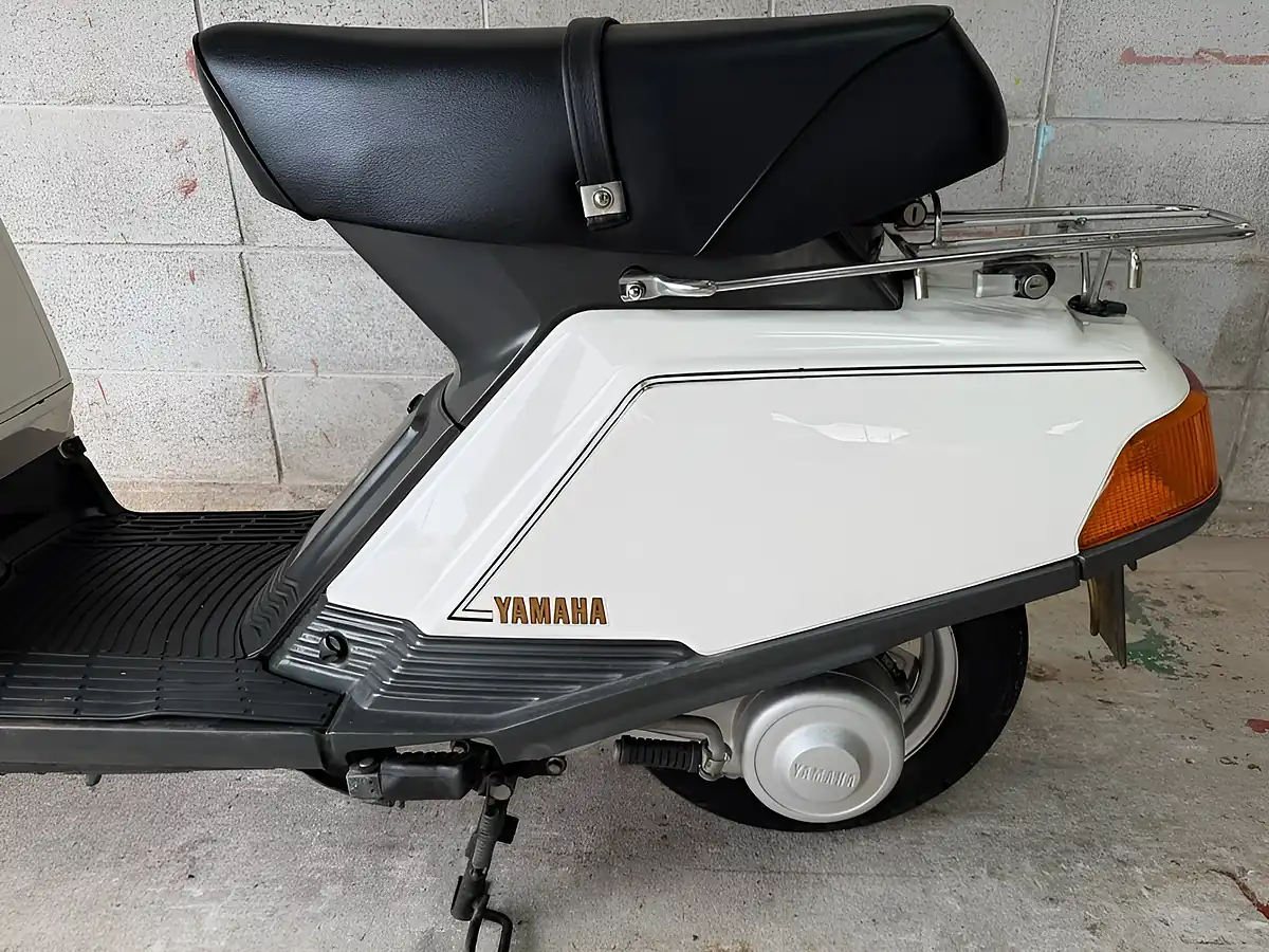 Used 1981 Yamaha Beluga White - Interior and Exterior details 18