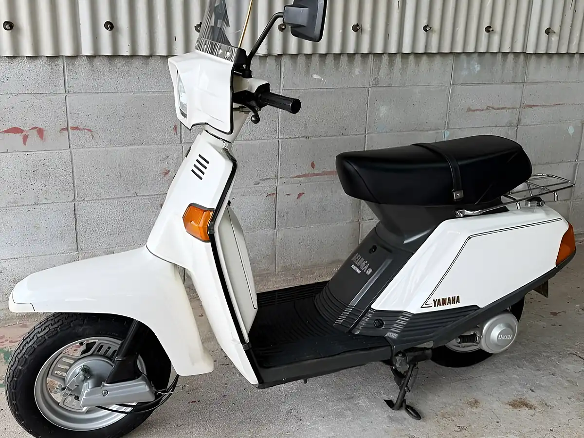 Used 1981 Yamaha Beluga White - Interior and Exterior details 7