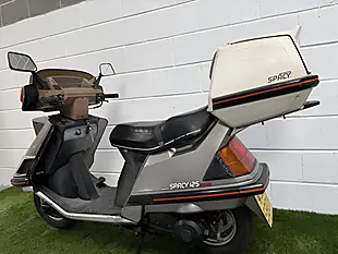 Used 1983 Honda Spacy 125 Striker Silver - Interior and Exterior details 7