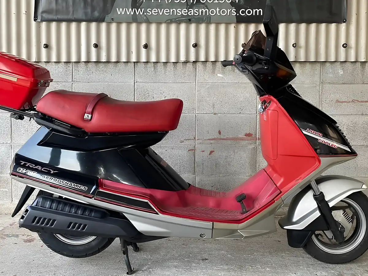 Used 1983 Yamaha Tracy CZ125 Black Red - Interior and Exterior details 2