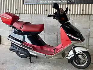 Used 1983 Yamaha Tracy CZ125 Black Red - Interior and Exterior details 3