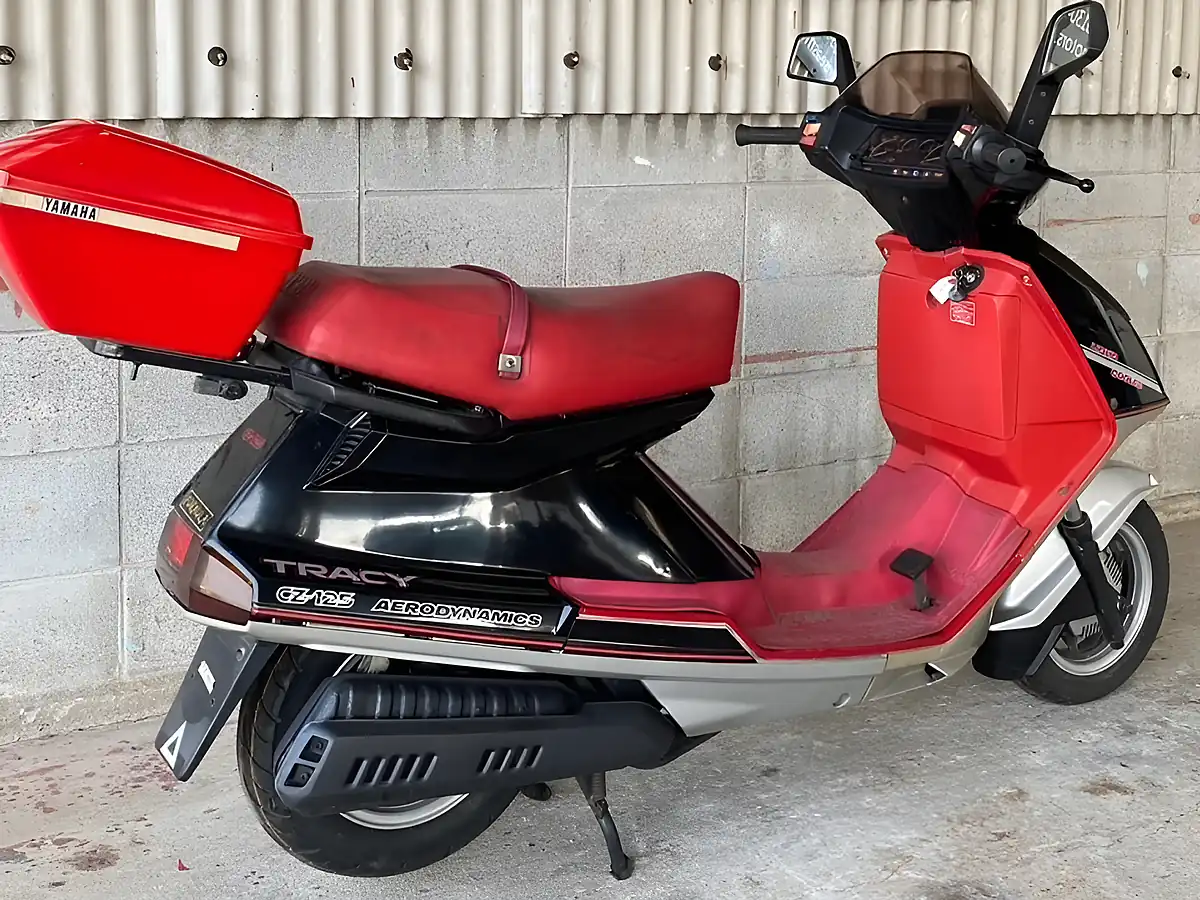Used 1983 Yamaha Tracy CZ125 Black Red - Interior and Exterior details 7