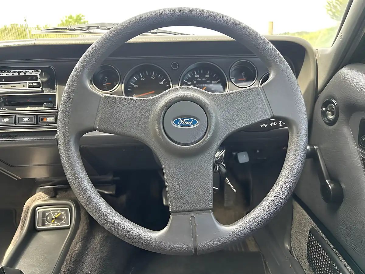 Used 1984 Ford Capri Blue - Interior and Exterior details 11