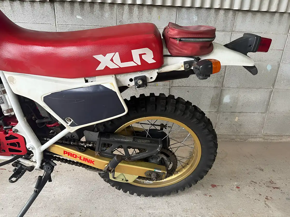 Used 1985 Honda XLR250R MD16 Red White - Interior and Exterior details 18