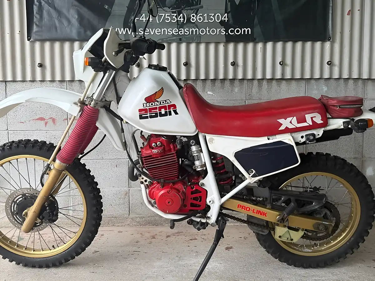 Used 1985 Honda XLR250R MD16 Red White - Interior and Exterior details 7