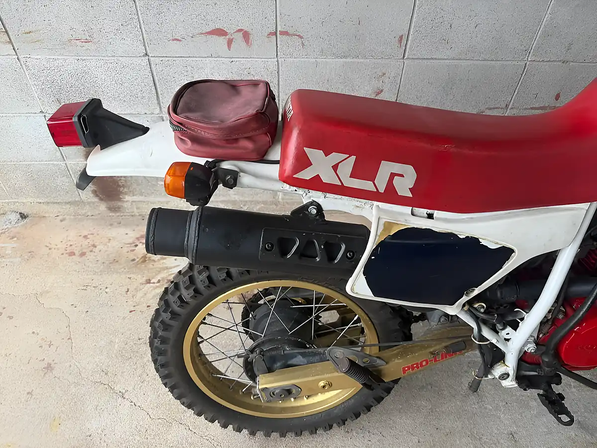 Used 1985 Honda XLR250R MD16 Red White - Interior and Exterior details 9