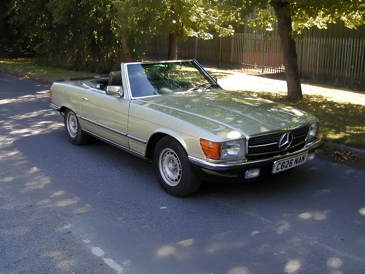 Used 1985 Mercedes-Benz Sl R107 Classic Thistle Green Metallic - Front View