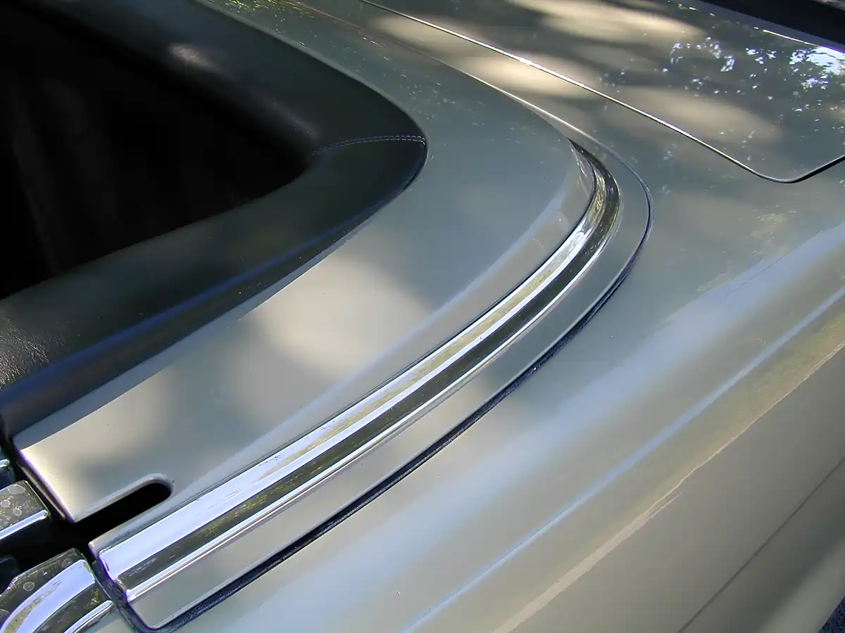 Used 1985 Mercedes-Benz Sl R107 Classic Thistle Green Metallic - Interior and Exterior details 11