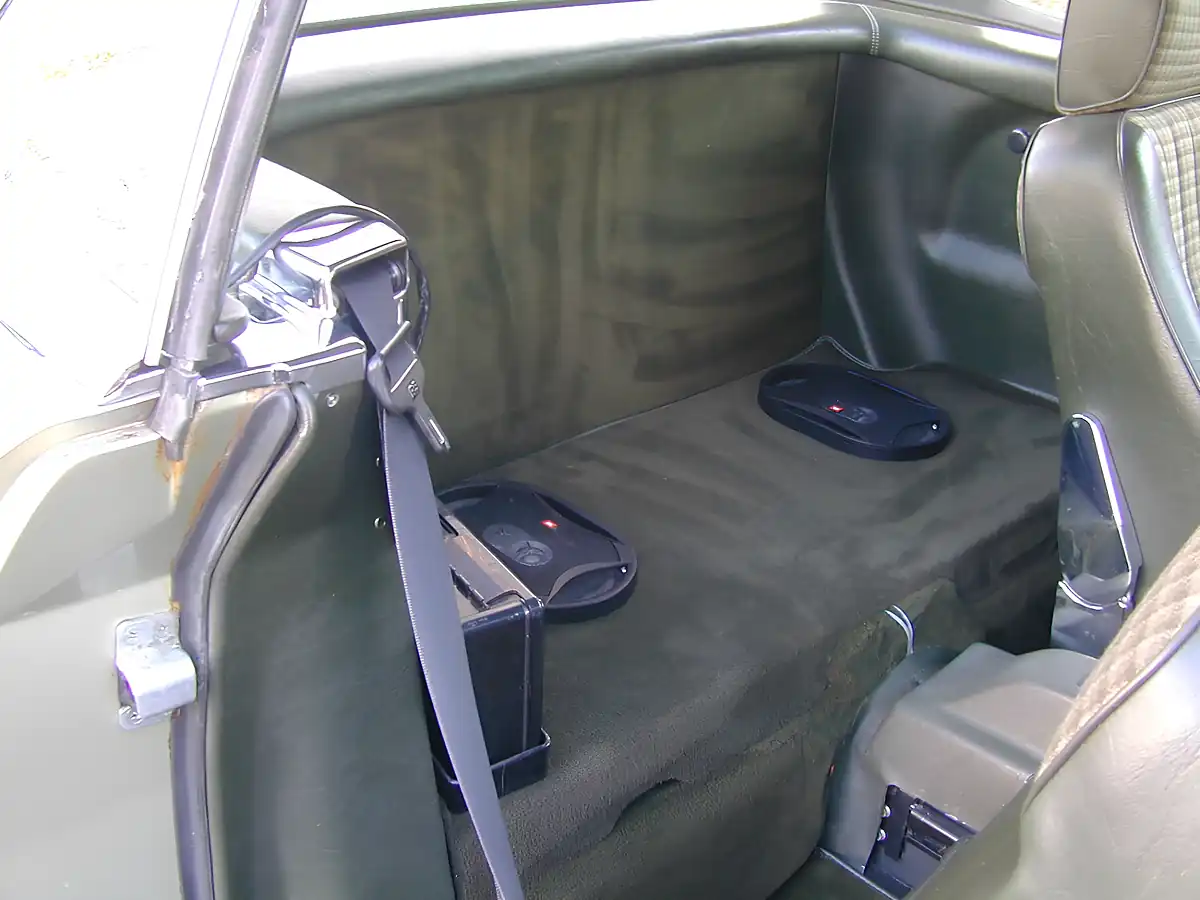 Used 1985 Mercedes-Benz Sl R107 Classic Thistle Green Metallic - Interior and Exterior details 17
