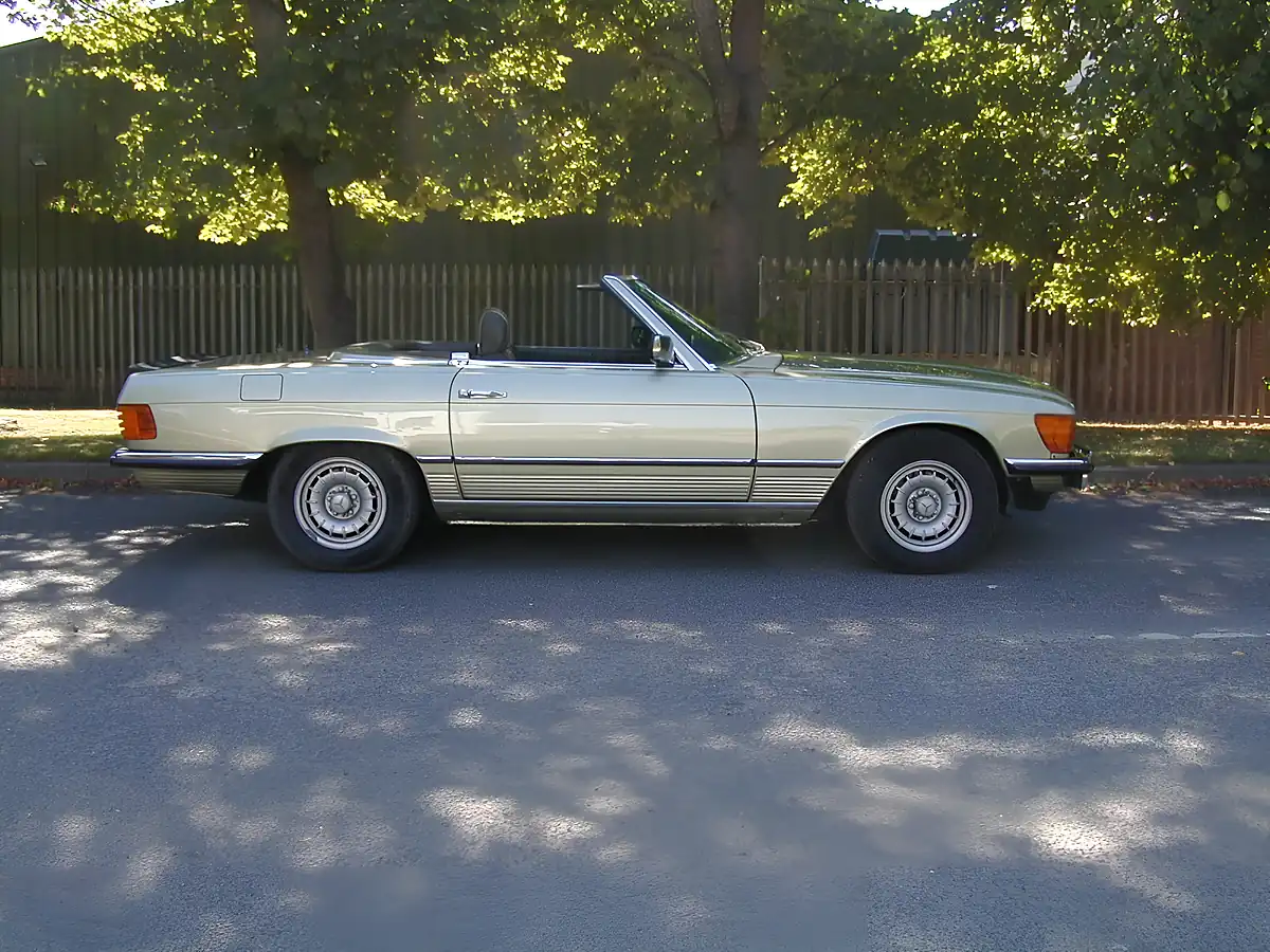 Used 1985 Mercedes-Benz Sl R107 Classic Thistle Green Metallic - Interior and Exterior details 2