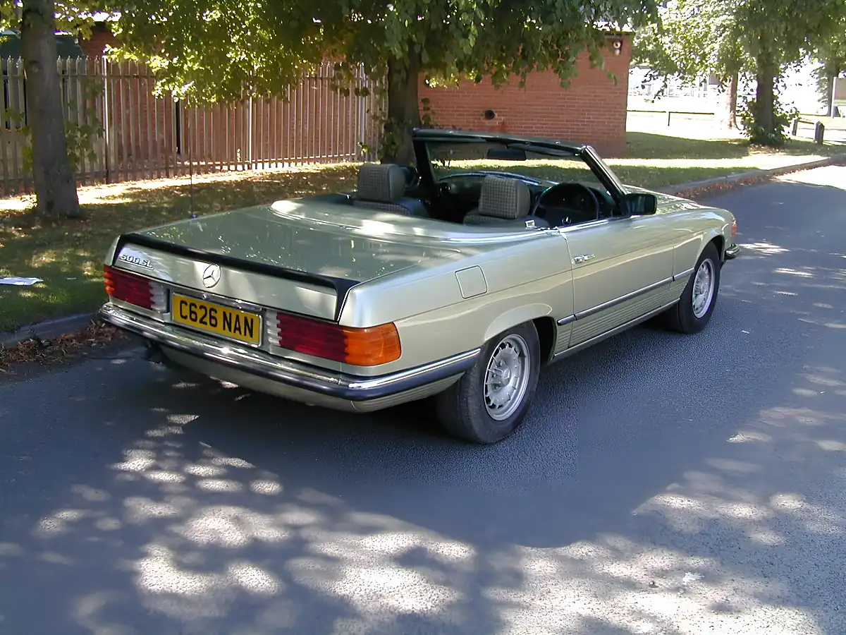 Used 1985 Mercedes-Benz Sl R107 Classic Thistle Green Metallic - Interior and Exterior details 3