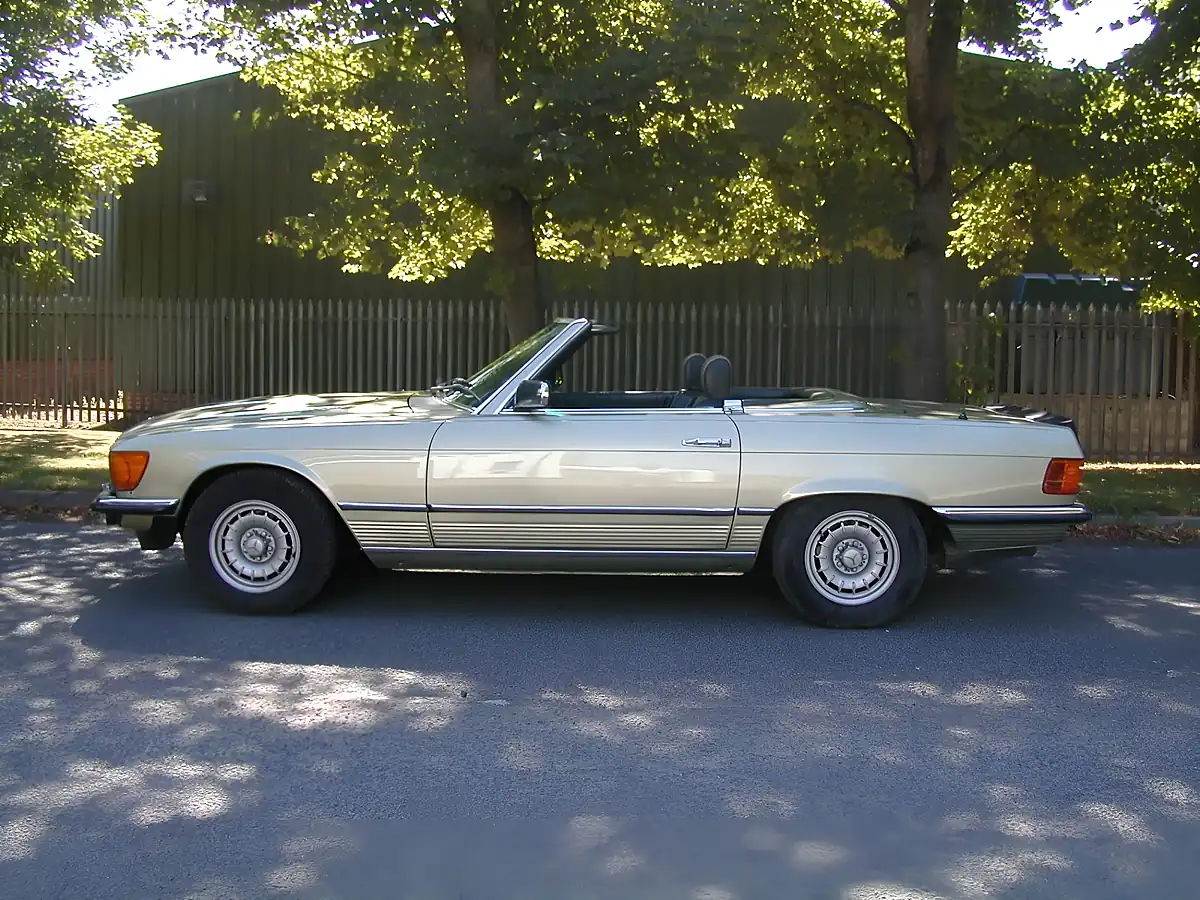 Used 1985 Mercedes-Benz Sl R107 Classic Thistle Green Metallic - Interior and Exterior details 7