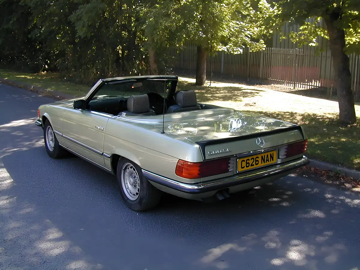 Used 1985 Mercedes-Benz Sl R107 Classic Thistle Green Metallic - Interior and Exterior details 8