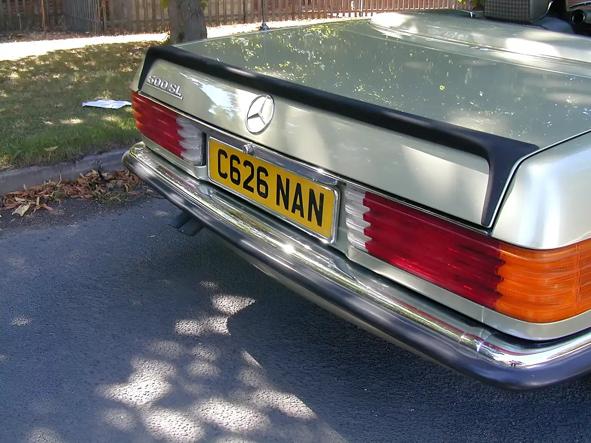 Used 1985 Mercedes-Benz Sl R107 Classic Thistle Green Metallic - Interior and Exterior details 9