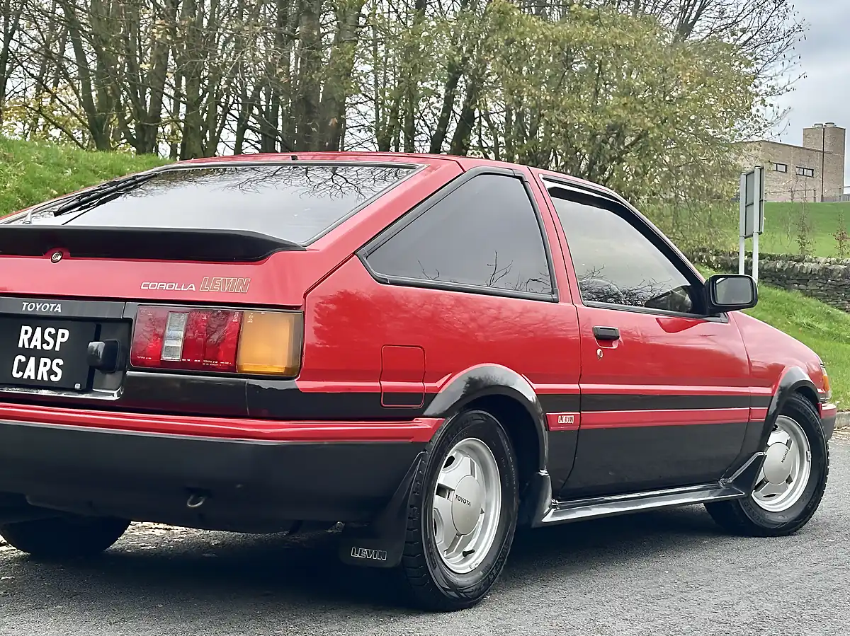 Used 1985 Toyota Corolla Levin GT Red - Interior and Exterior details 13