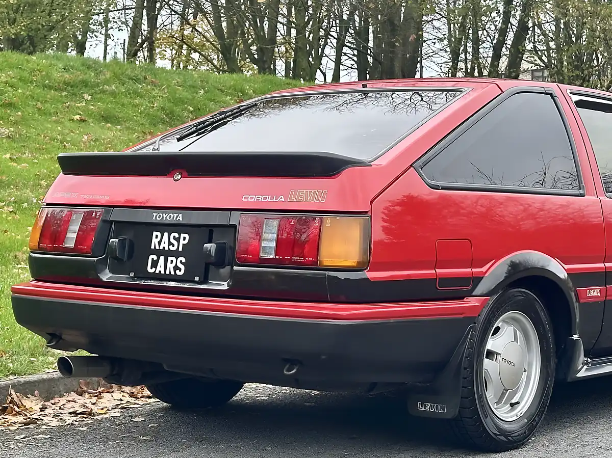 Used 1985 Toyota Corolla Levin GT Red - Interior and Exterior details 14