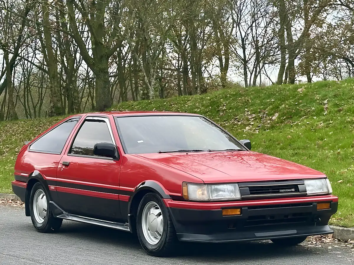 Used 1985 Toyota Corolla Levin GT Red - Interior and Exterior details 2