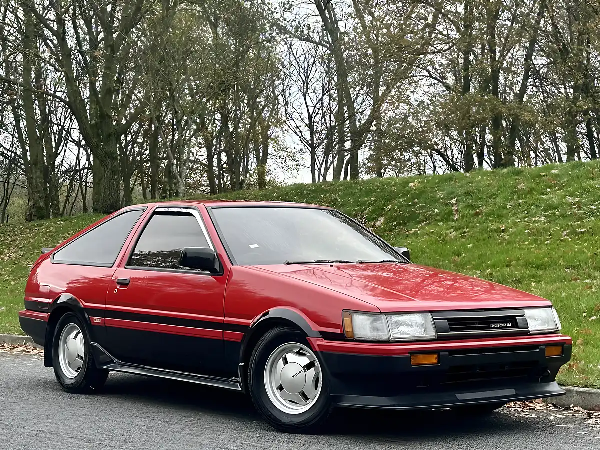 Used 1985 Toyota Corolla Levin GT Red - Interior and Exterior details 4