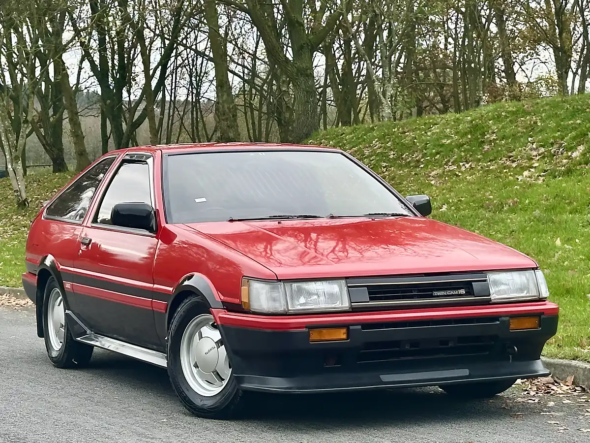 Used 1985 Toyota Corolla Levin GT Red - Interior and Exterior details 5