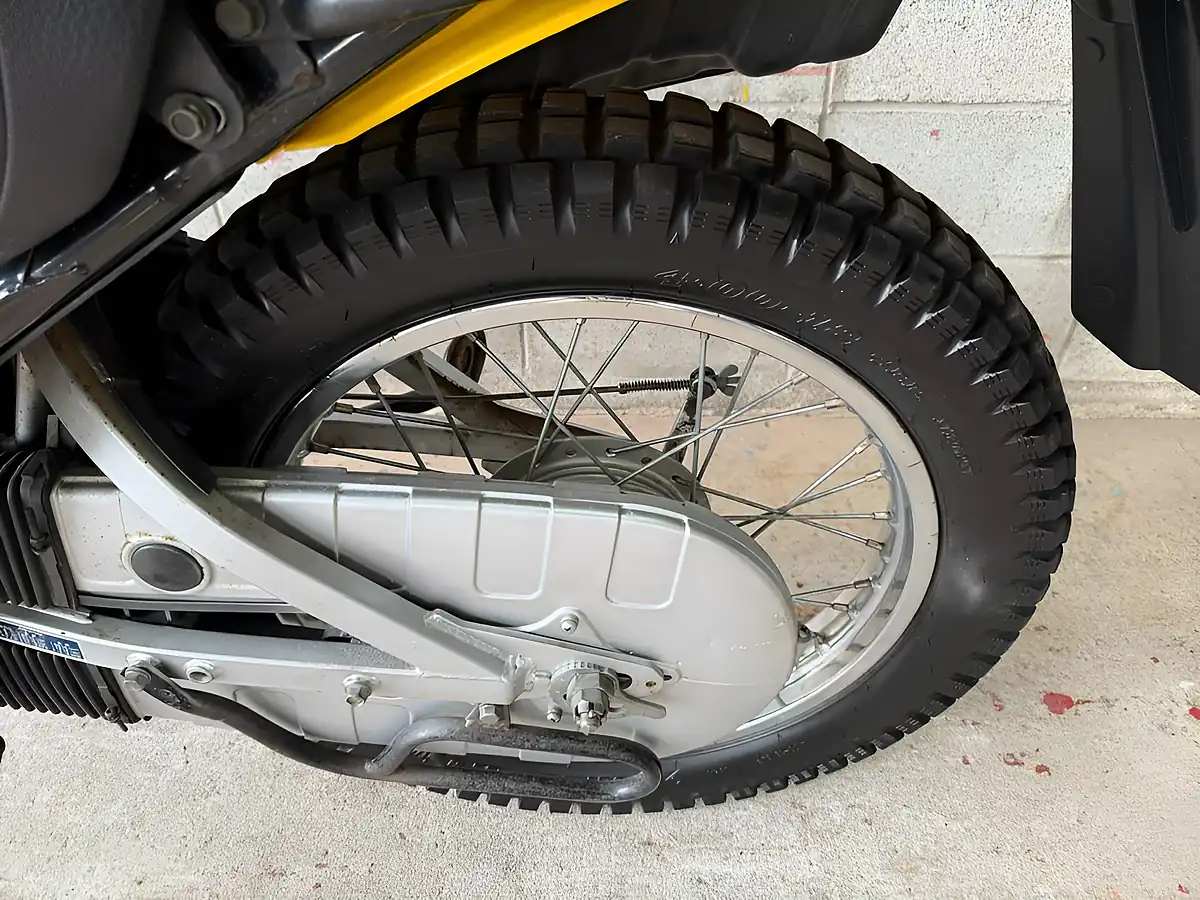 Used 1985 Yamaha AG200 Yellow - Interior and Exterior details 18