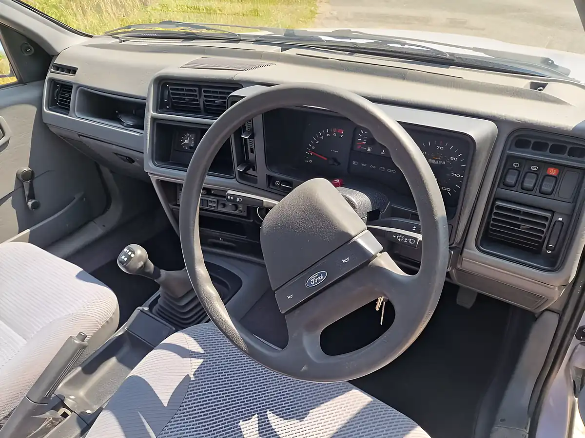 Used 1986 Ford Sierra Lx Blue - Interior and Exterior details 13