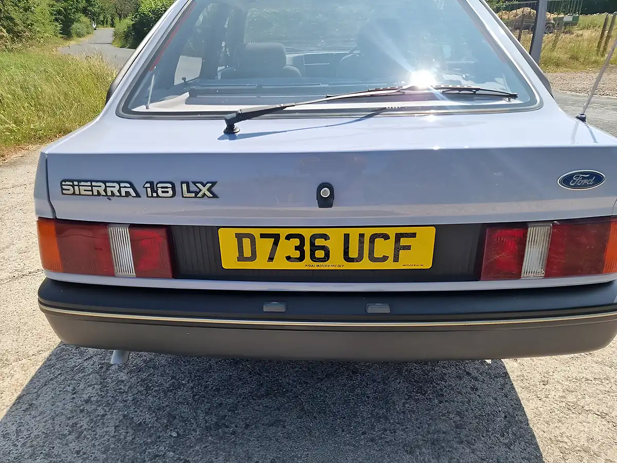 Used 1986 Ford Sierra Lx Blue - Interior and Exterior details 16