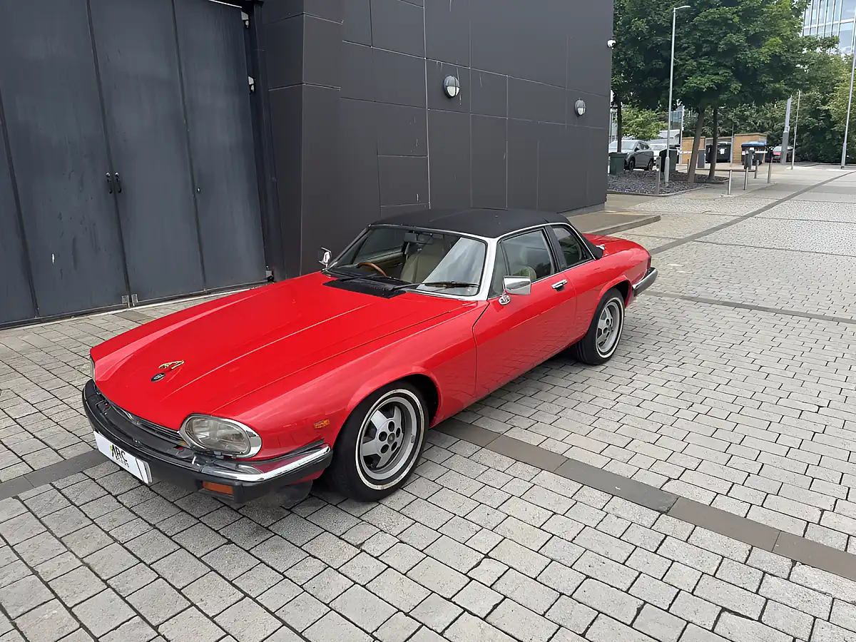 Used 1986 Jaguar Xjs Red - Front View