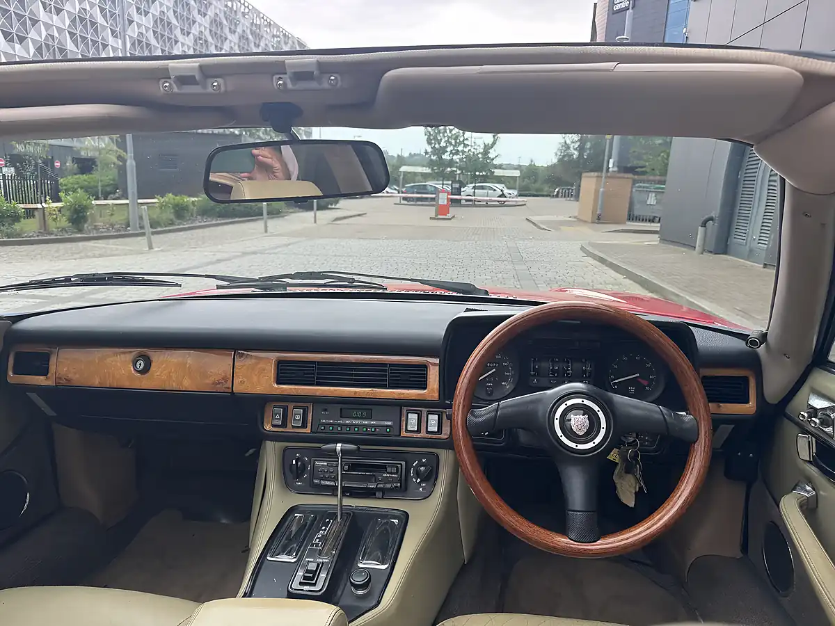 Used 1986 Jaguar Xjs Red - Interior and Exterior details 16