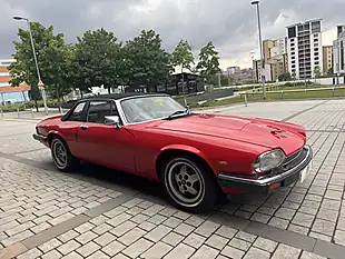 Used 1986 Jaguar Xjs Red - Interior and Exterior details 8