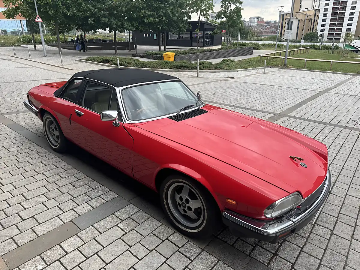 Used 1986 Jaguar Xjs Red - Interior and Exterior details 9