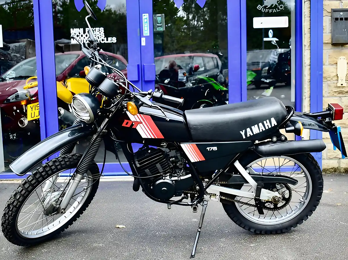 Used 1986 Yamaha Dt175 Black - Front View