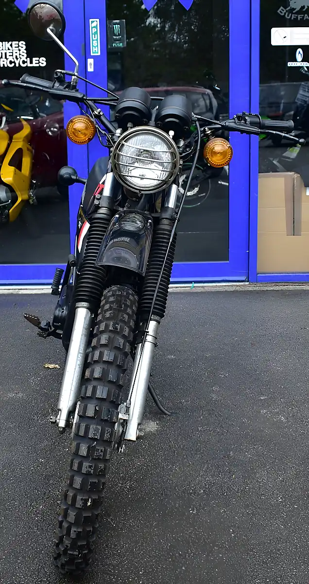 Used 1986 Yamaha Dt175 Black - Interior and Exterior details 3