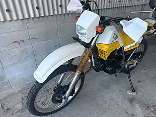 Used 1986 Yamaha Serow 225 White Yellow - Interior and Exterior details 16