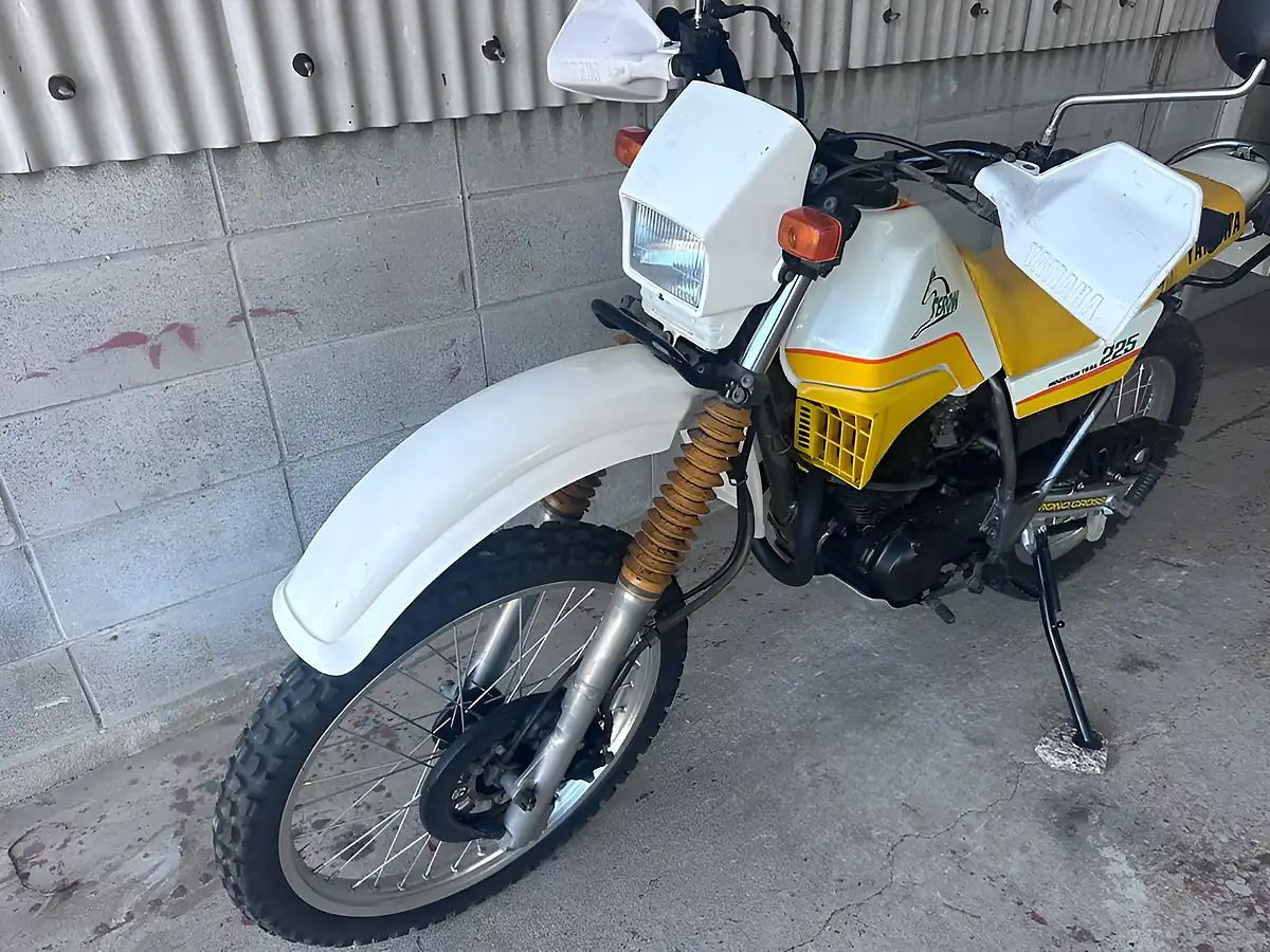 Used 1986 Yamaha Serow 225 White Yellow - Interior and Exterior details 16
