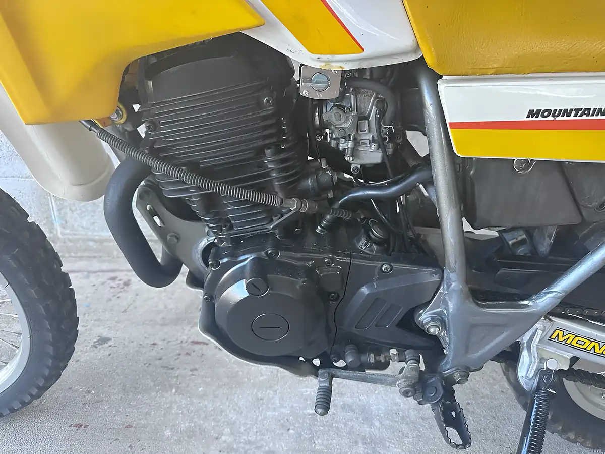 Used 1986 Yamaha Serow 225 White Yellow - Interior and Exterior details 18