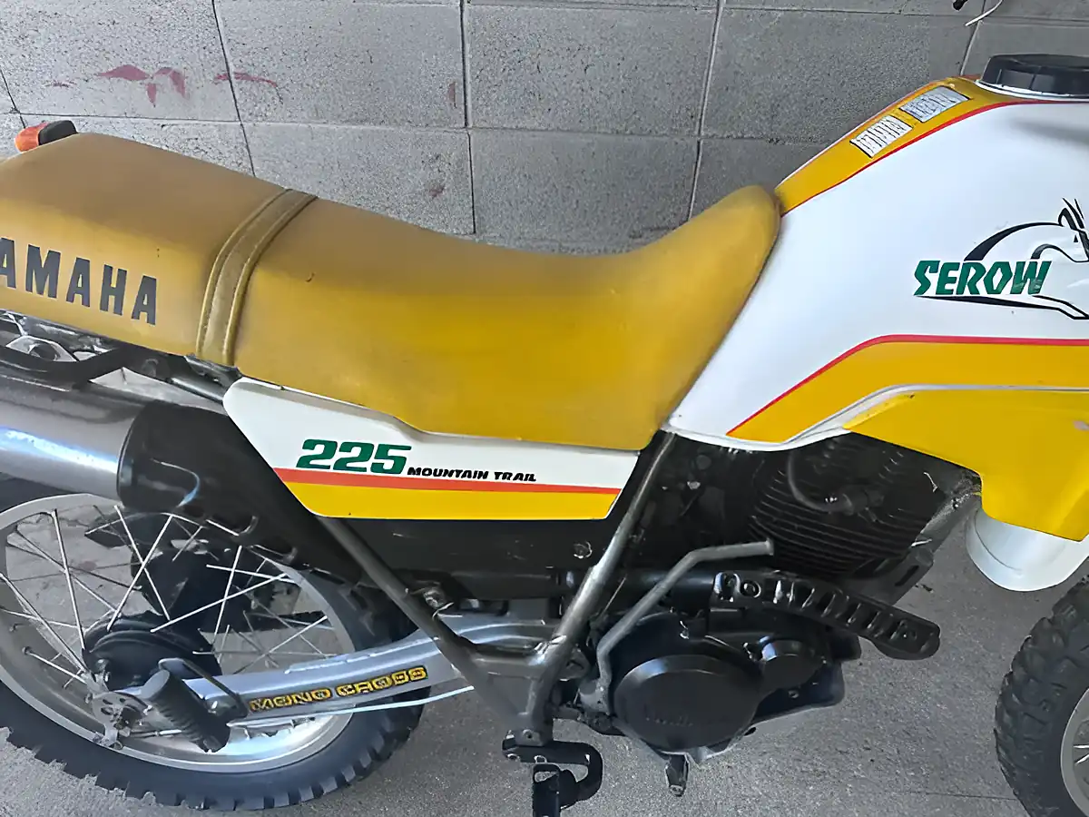 Used 1986 Yamaha Serow White Yellow - Interior and Exterior details 12