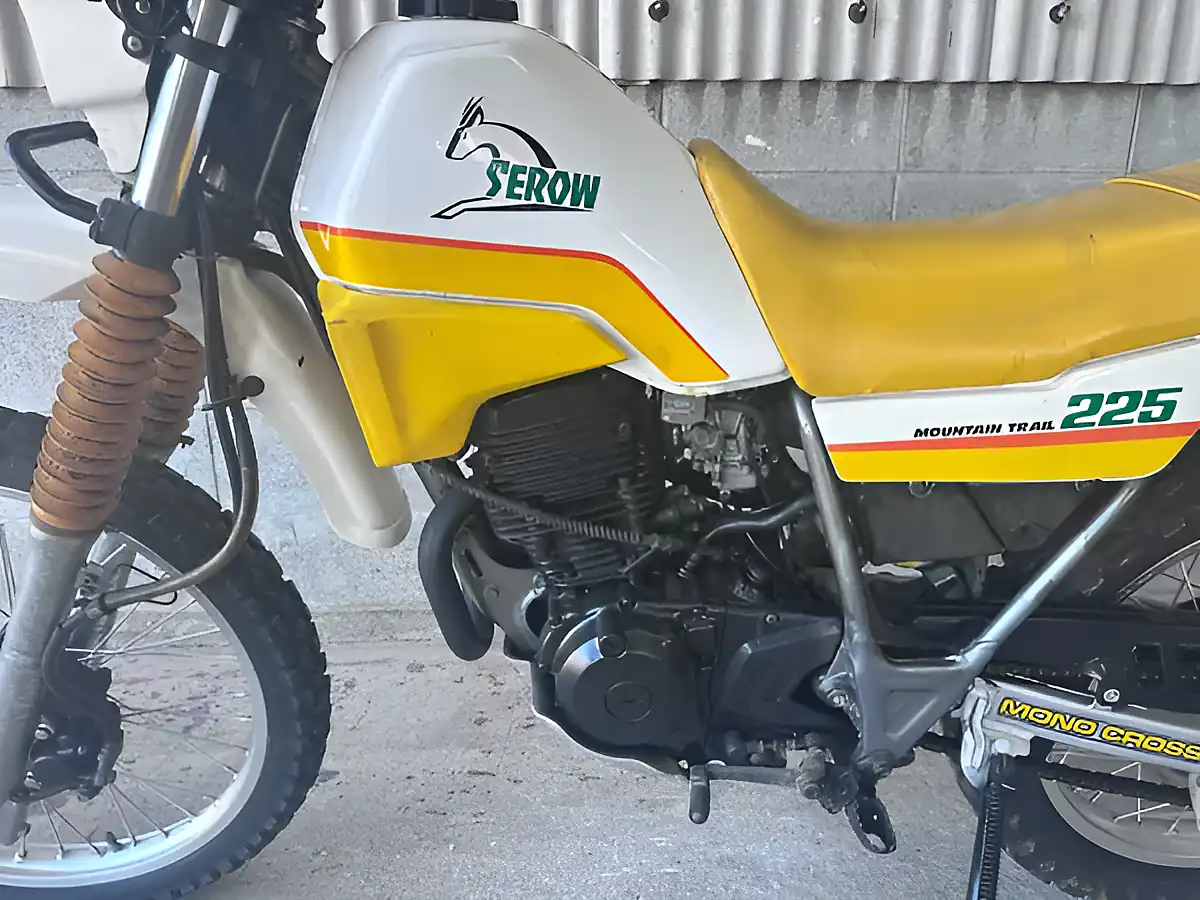 Used 1986 Yamaha Serow White Yellow - Interior and Exterior details 18