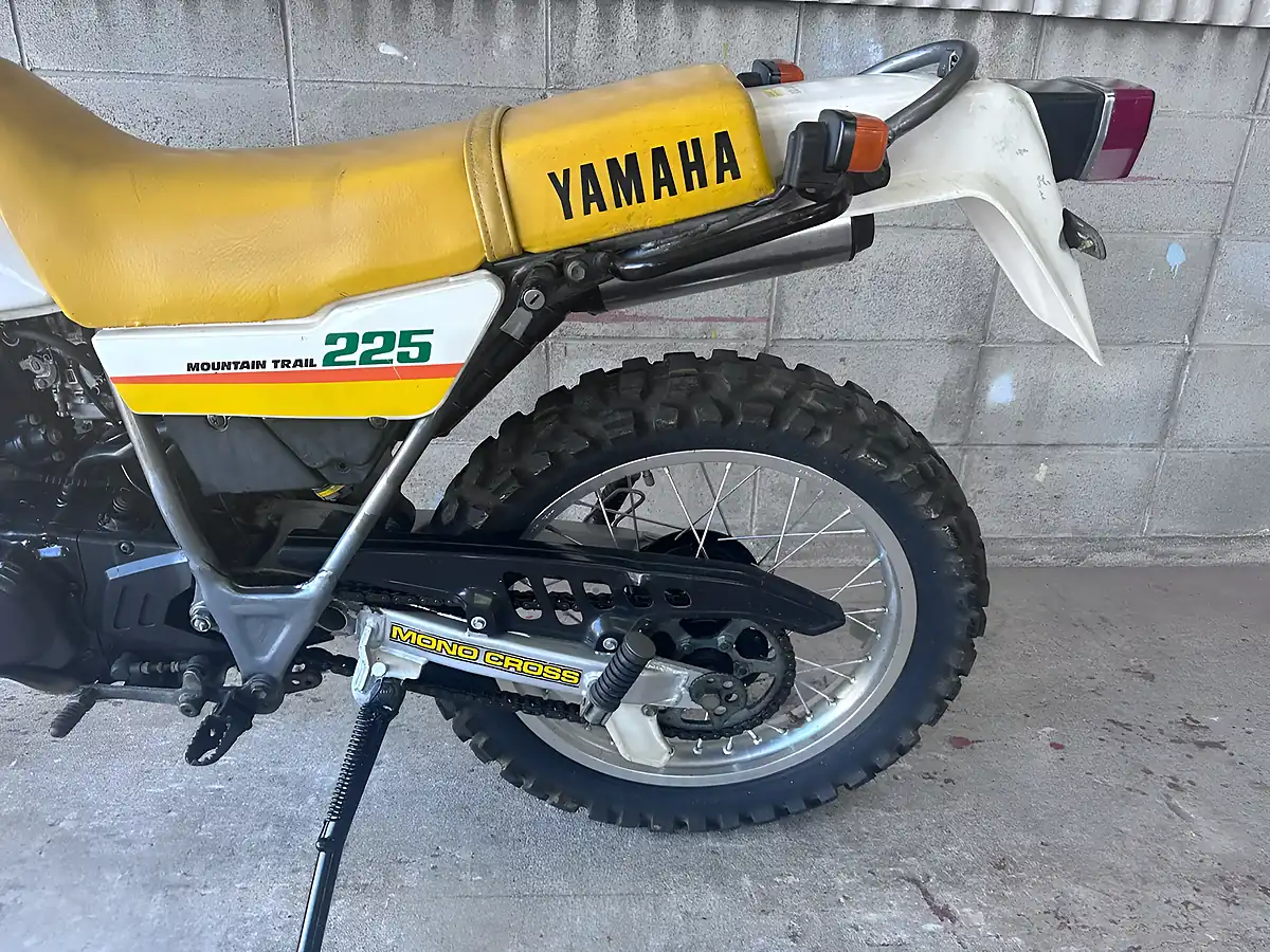 Used 1986 Yamaha Serow White Yellow - Interior and Exterior details 19
