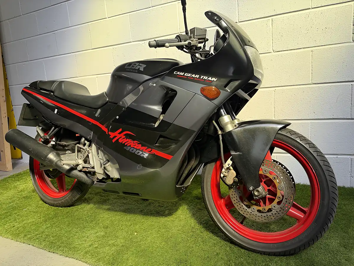 Used 1987 Honda cbr400r Hurricane Black - Interior and Exterior details 3