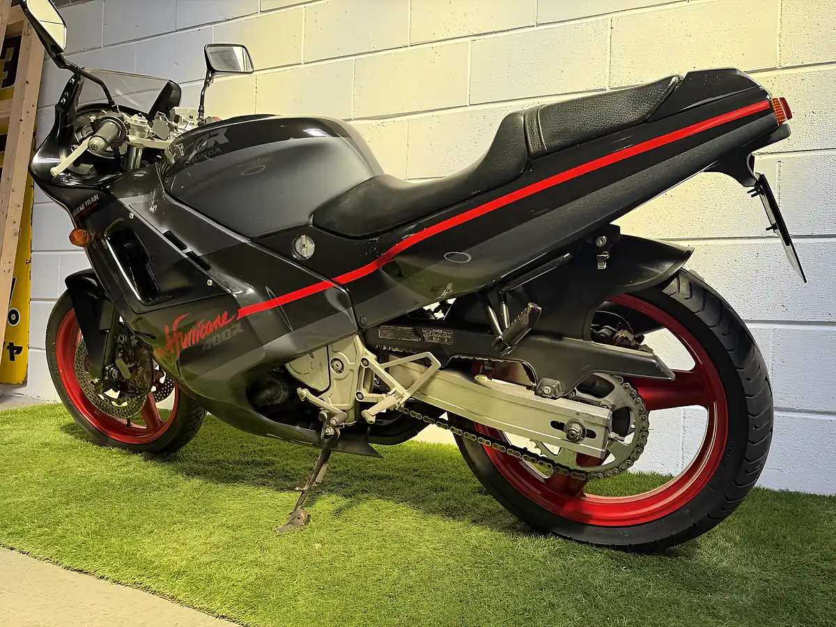 Used 1987 Honda cbr400r Hurricane Black - Interior and Exterior details 9