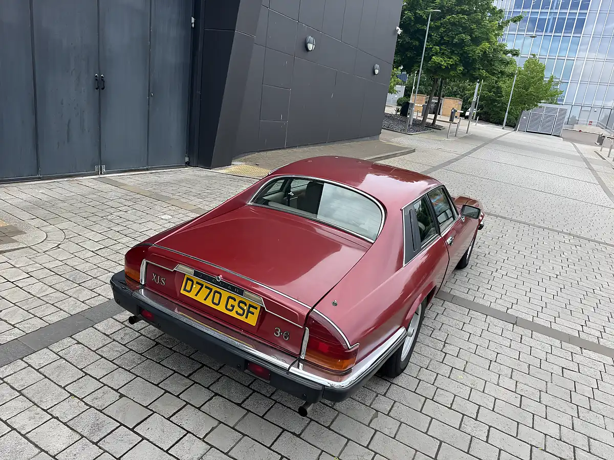 Used 1987 Jaguar Xjs Red - Interior and Exterior details 10