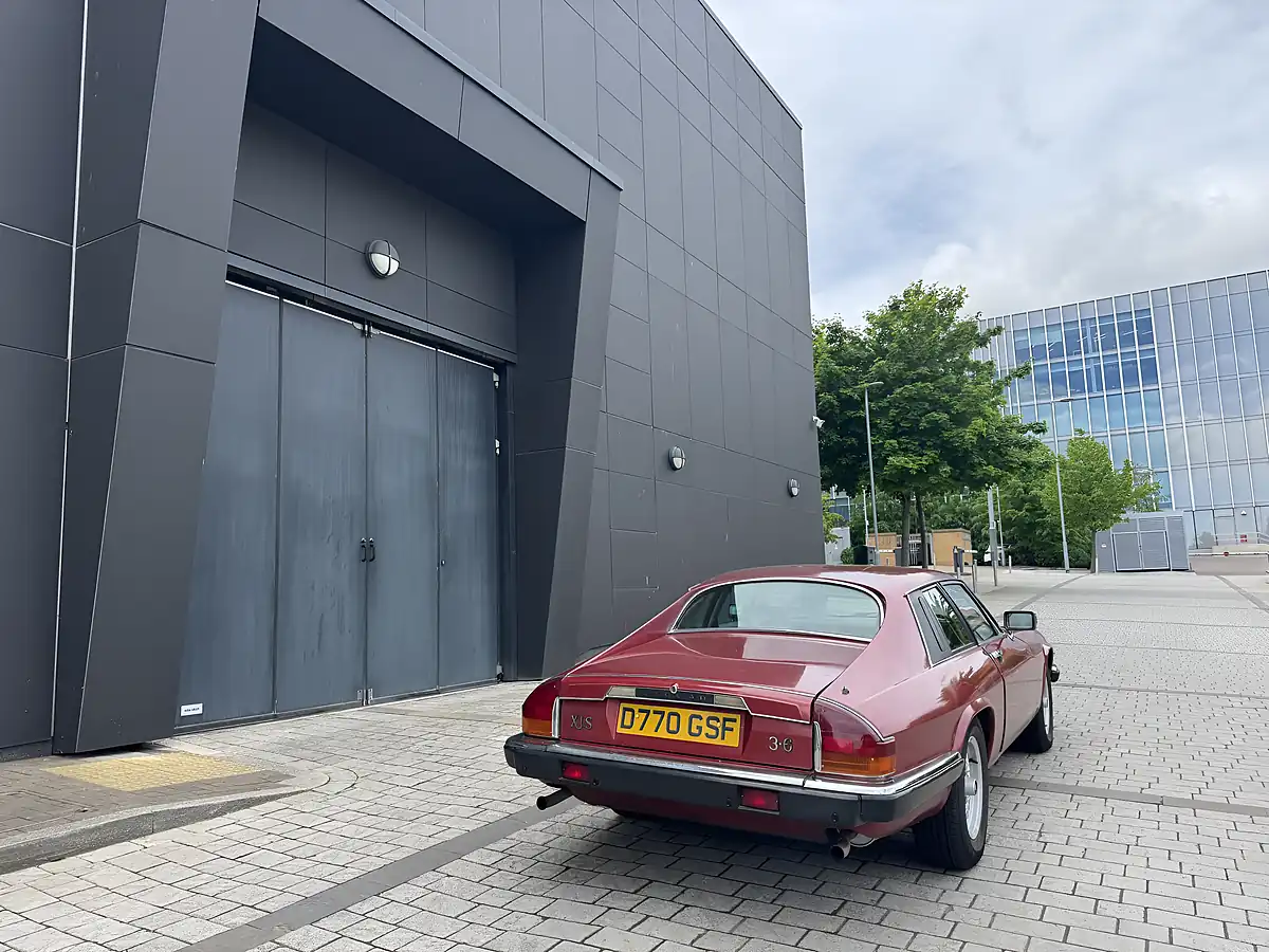 Used 1987 Jaguar Xjs Red - Interior and Exterior details 11