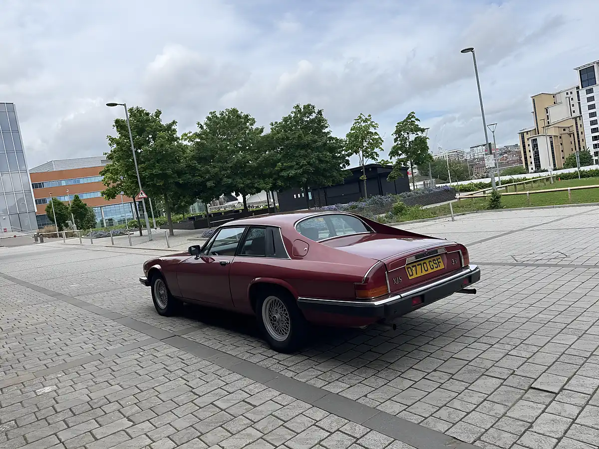 Used 1987 Jaguar Xjs Red - Interior and Exterior details 15